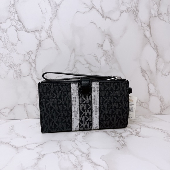 Michael Kors Wallet - Picture 3 of 7